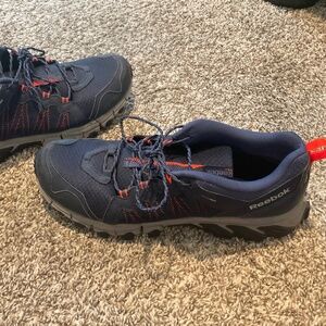 Mens Reebok Trail size 11 blue hiking shoe